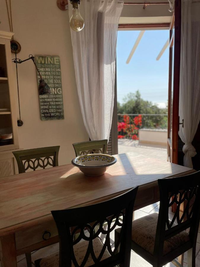 Domus Parva - Villa Con Bio-Piscina, Spa Privata E Appartamenti Panoramici Баколи Экстерьер фото