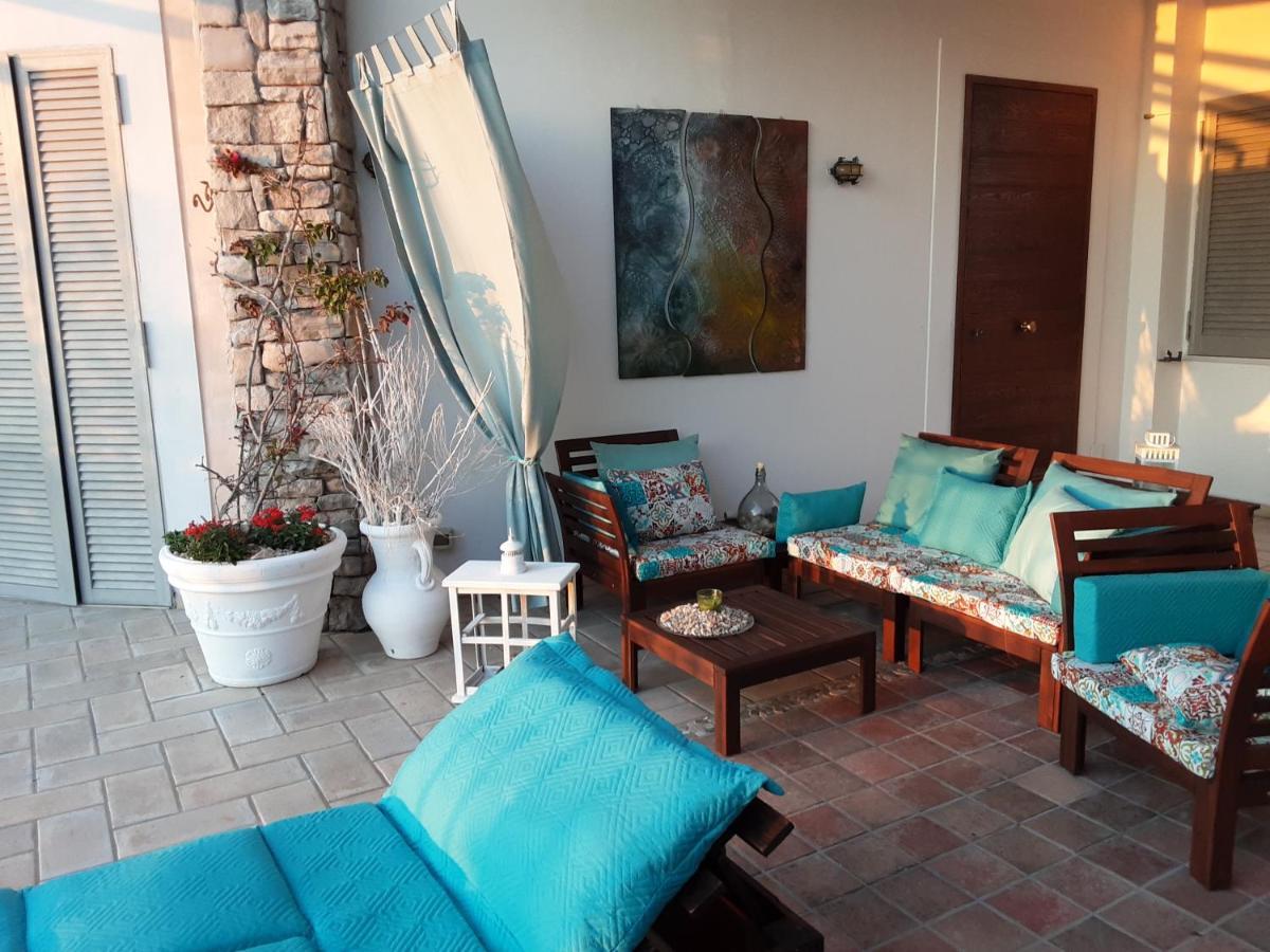 Domus Parva - Villa Con Bio-Piscina, Spa Privata E Appartamenti Panoramici Баколи Экстерьер фото