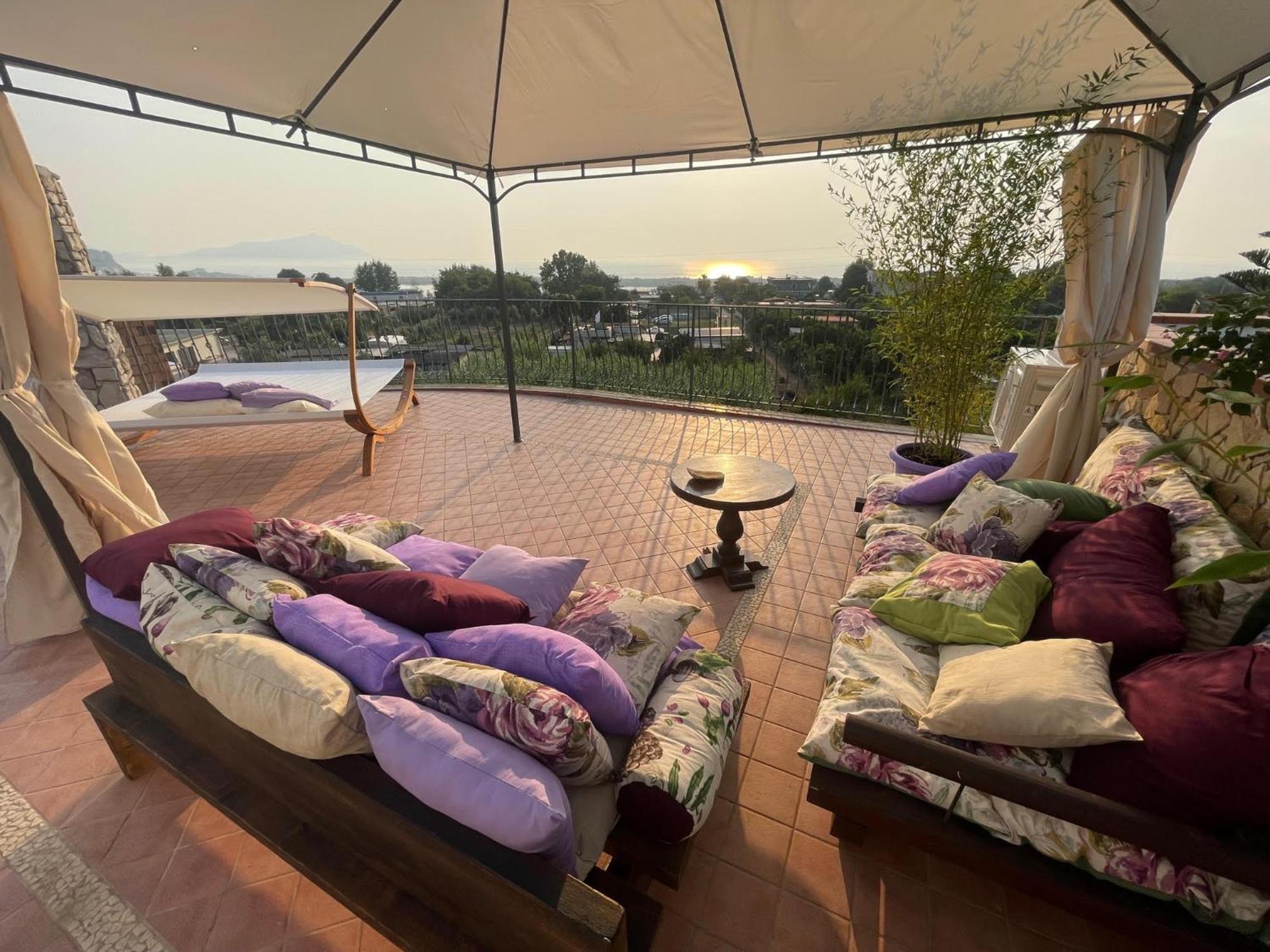 Domus Parva - Villa Con Bio-Piscina, Spa Privata E Appartamenti Panoramici Баколи Экстерьер фото